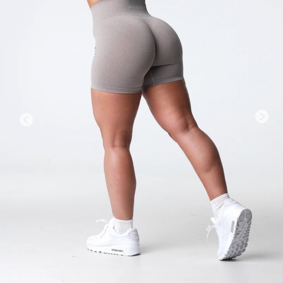 NVGTN Pro Seamless Shorts Taupe - Picture 2 of 4